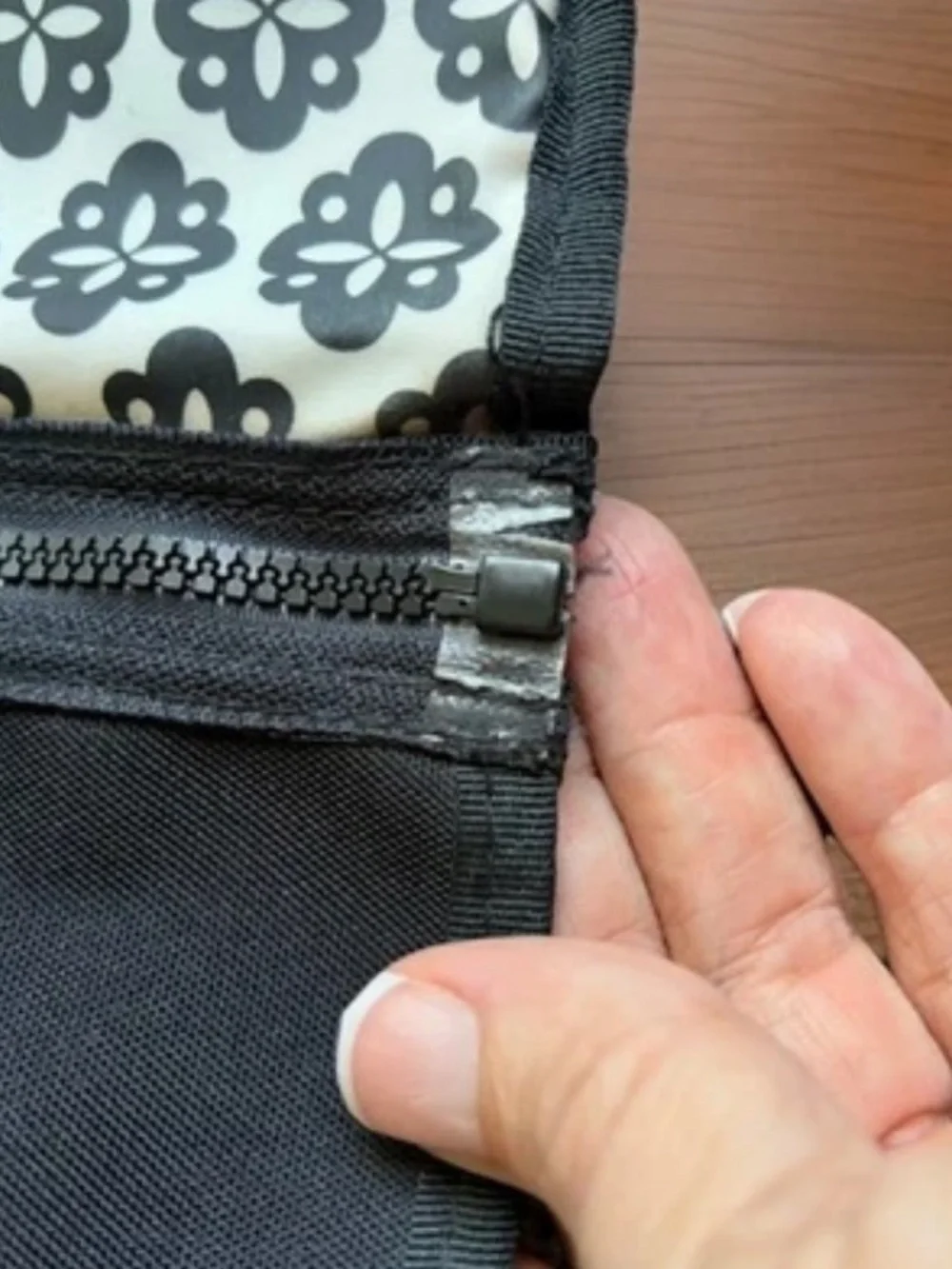 POTTERY BARN KIDS/ SKIP HOP Black White Portable Baby Diaper Changing Pad Handle